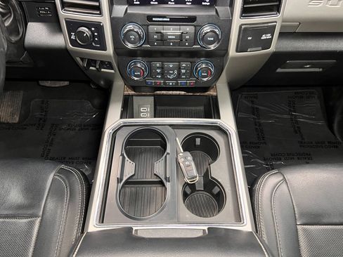 Used 2019 Ford F250 Lariat w/ Chrome Package image 7