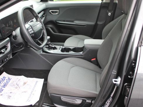 Used 2025 Kia K4 FWD image 7