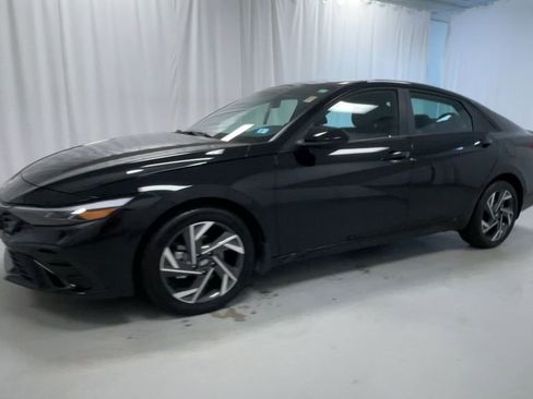 Used 2025 Hyundai Elantra Sport image 17