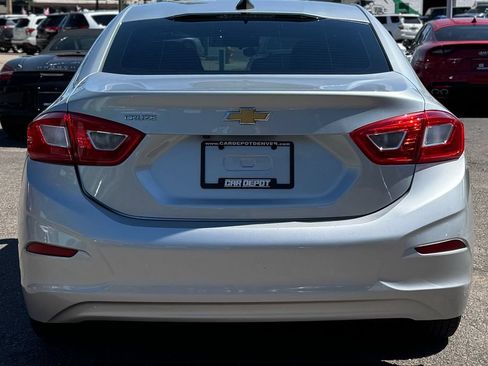 Used 2017 Chevrolet Cruze LS FWD image 4