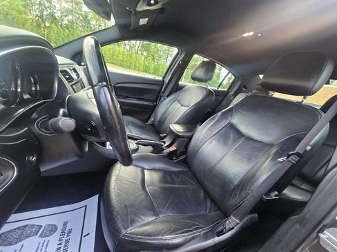 Used 2013 Chrysler 200 Limited FWD image 22