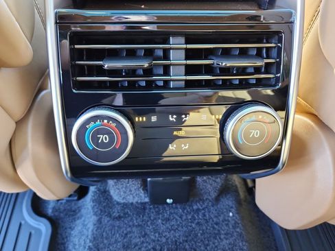 New 2026 Land Rover Range Rover Long Wheelbase SE AWD/4WD image 26