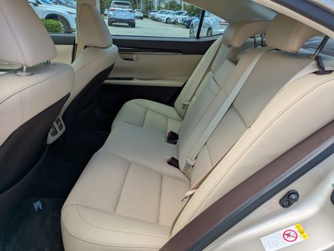 Used 2018 Lexus ES 350 w/ Premier Package FWD image 12