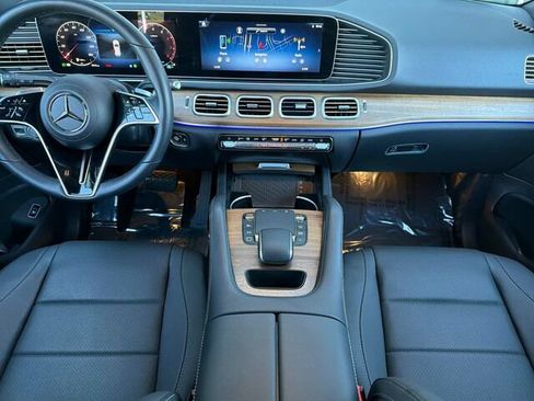 Certified 2025 Mercedes-Benz GLE 450 4MATIC w/ AMG Line Exterior image 17
