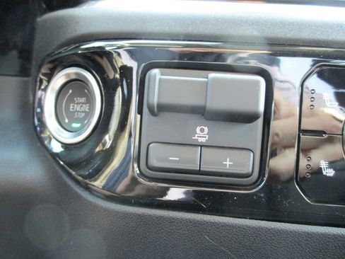 New 2026 GMC Sierra 2500 SLE w/ SLE Value Package; AWD/4WD image 19