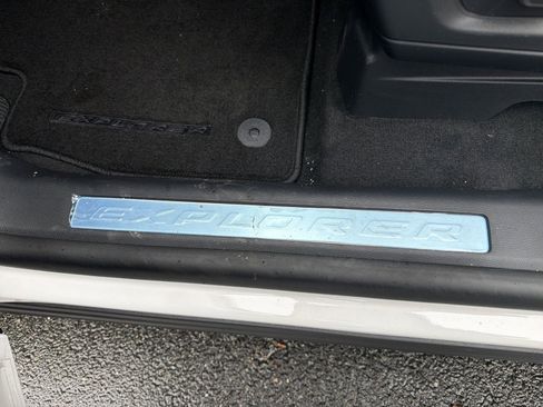 New 2026 Ford Explorer Platinum image 18