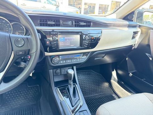 Used 2015 Toyota Corolla LE FWD image 22