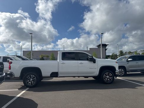 Used 2023 Chevrolet Silverado 3500 LT w/ Convenience Package AWD/4WD image 2