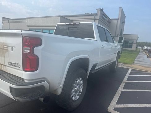 Used 2022 Chevrolet Silverado 2500 High Country AWD/4WD image 6