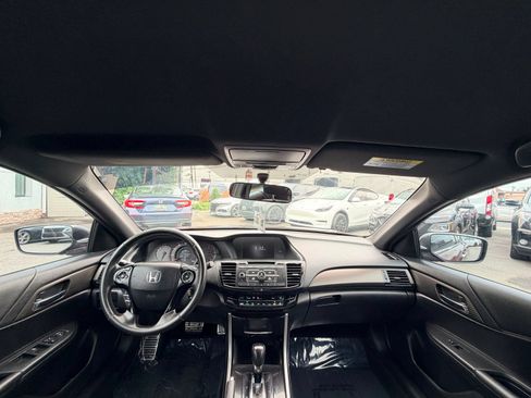 Used 2017 Honda Accord Sport image 25