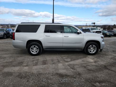 Used 2015 Chevrolet Suburban LT w/ Luxury Package image 6