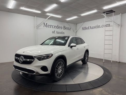 Used 2026 Mercedes-Benz GLC 300 image 3