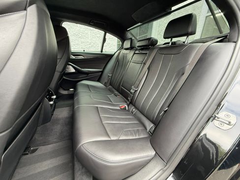 Used 2018 BMW M5 image 27