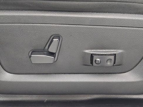 Used 2024 RAM 2500 Big Horn image 24