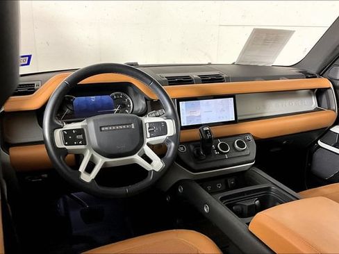 Used 2023 Land Rover Defender 110 SE AWD/4WD image 4