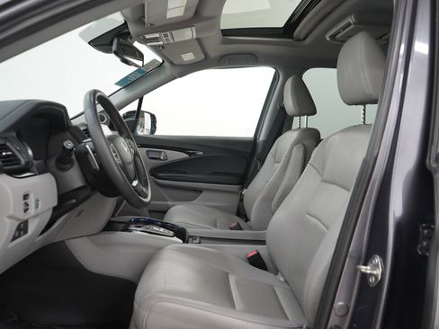 Used 2017 Honda Pilot Touring image 29
