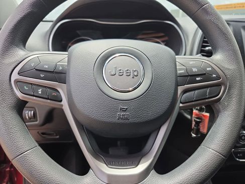 Used 2021 Jeep Cherokee Latitude AWD/4WD image 23