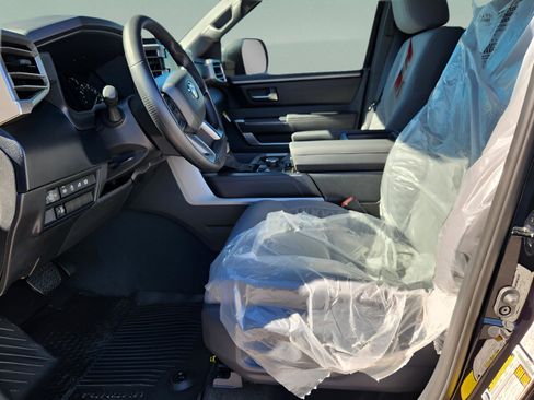 New 2025 Toyota Tundra SR image 7