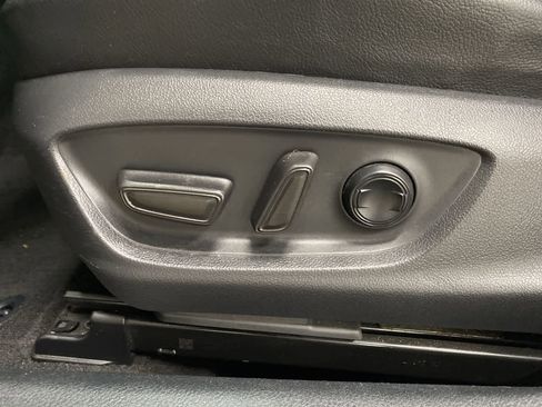 Used 2018 Toyota Camry SE image 14