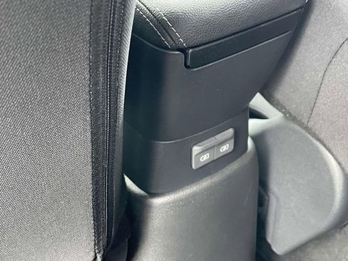 Used 2025 Nissan Kicks Play S image 11