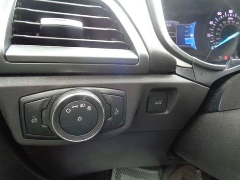 Used 2016 Ford Fusion SE FWD image 37