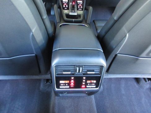 Used 2023 Porsche Cayenne AWD/4WD image 48
