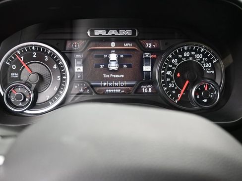 Used 2022 RAM 1500 Laramie AWD/4WD image 16
