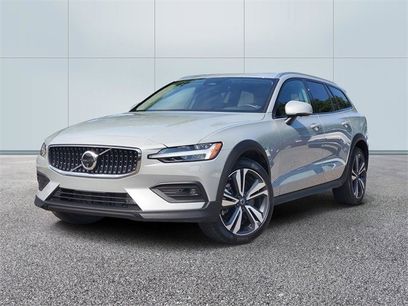 Certified 2025 Volvo V60 B5 Cross Country Plus w/ Protection Package Premier