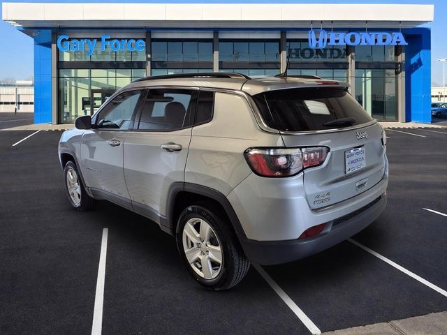 Used 2022 Jeep Compass Latitude w/ Sun and Sound Group AWD/4WD image 3