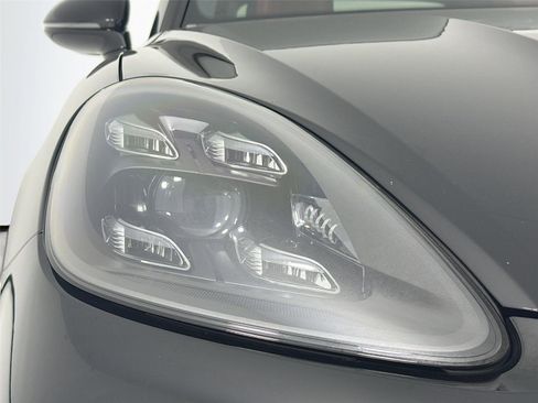 Used 2023 Porsche Cayenne Turbo S AWD/4WD image 10
