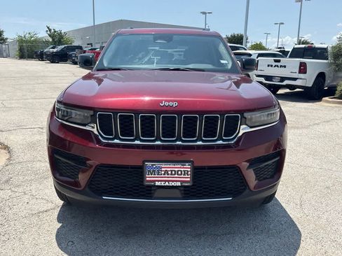 Used 2024 Jeep Grand Cherokee Laredo RWD image 8