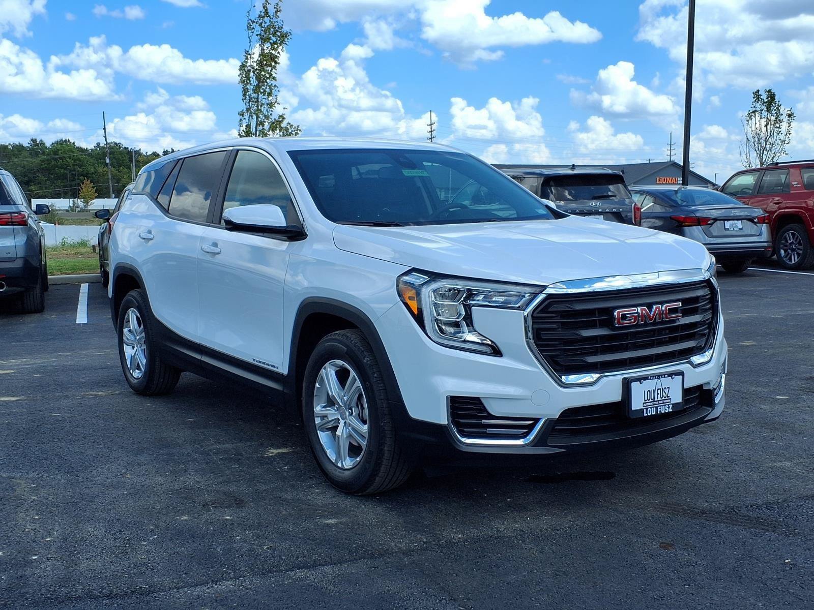 Used 2024 GMC Terrain SLE FWD image 29