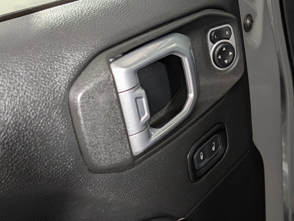 Used 2020 Jeep Wrangler Unlimited Rubicon AWD/4WD image 27