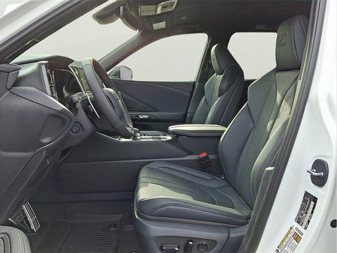 New 2026 Lexus TX 500h AWD image 5