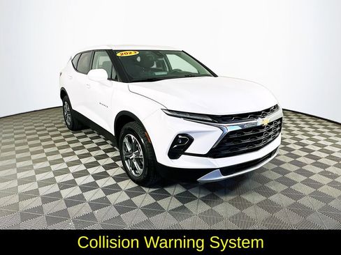 Used 2023 Chevrolet Blazer LT FWD image 3