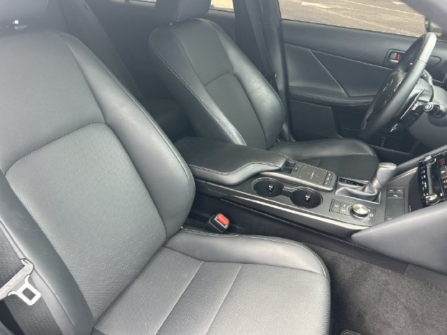 Used 2023 Lexus IS 300 w/ Comfort Package RWD image 33