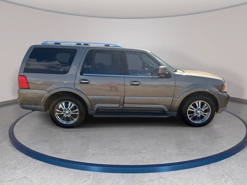 Used 2003 Lincoln Navigator Luxury AWD/4WD image 4