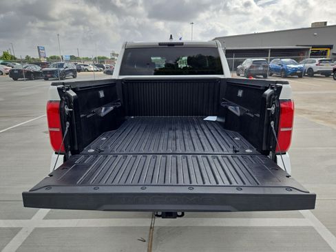 Used 2024 Toyota Tacoma TRD Off-Road AWD/4WD image 29