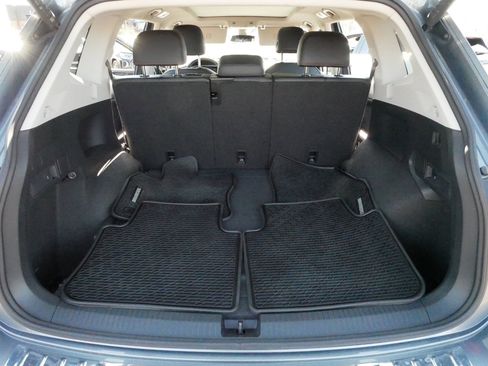 Certified 2024 Volkswagen Tiguan Wolfsburg Edition w/ Panoramic Sunroof Package AWD/4WD image 18