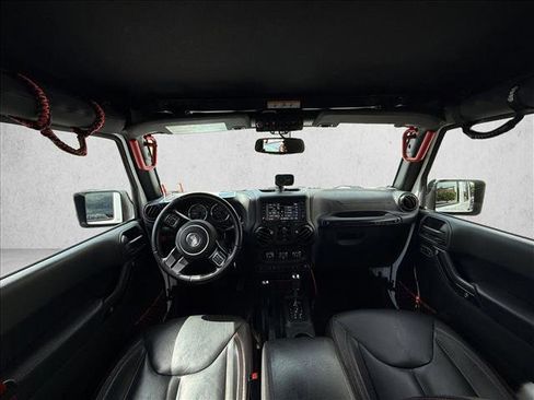Used 2017 Jeep Wrangler Unlimited Rubicon AWD/4WD image 13