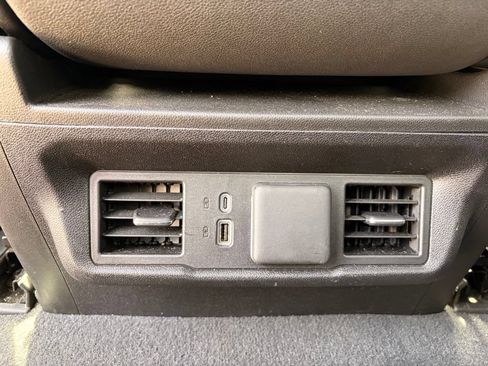 Used 2025 GMC Sierra 1500 SLT AWD/4WD image 19