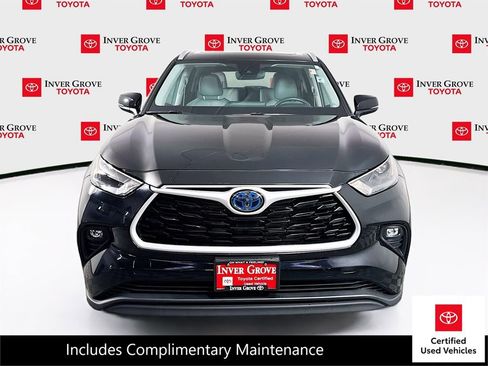 Certified 2024 Toyota Highlander XLE image 2