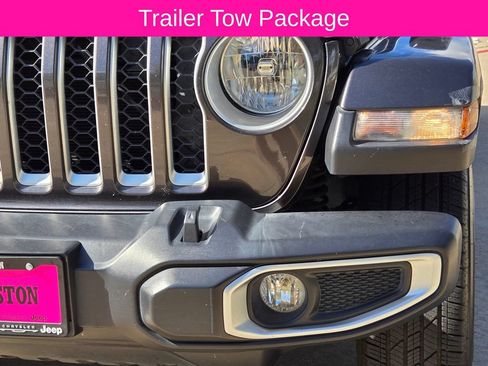 Used 2021 Jeep Gladiator Overland AWD/4WD image 11