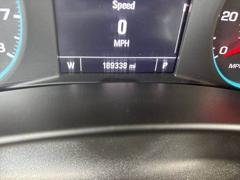 Used 2018 Chevrolet Equinox LT AWD/4WD image 16