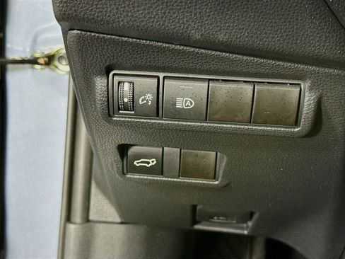 Certified 2024 Toyota Corolla Cross XLE w/ Convenience Package AWD/4WD image 19