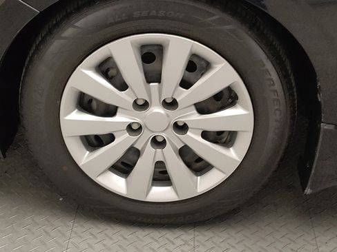 Used 2022 Nissan Sentra S image 31