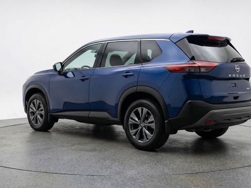 Used 2025 Nissan Rogue SV FWD image 6