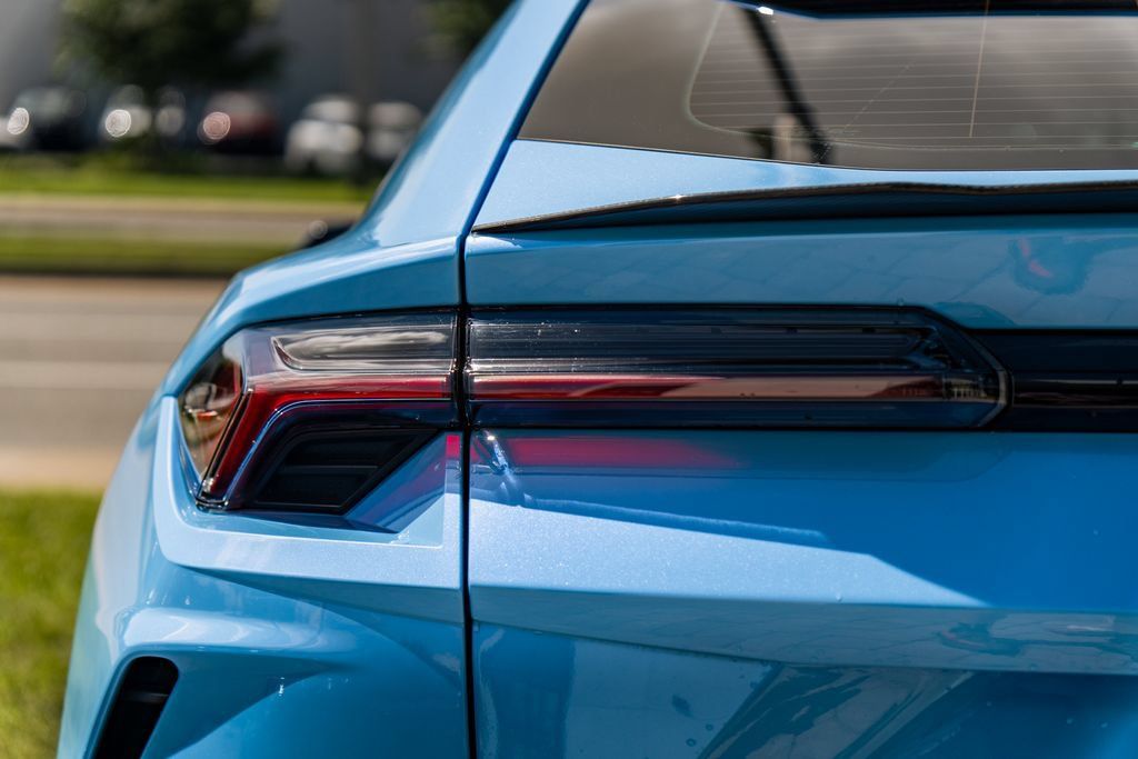 Used 2022 Lamborghini Urus AWD/4WD image 11