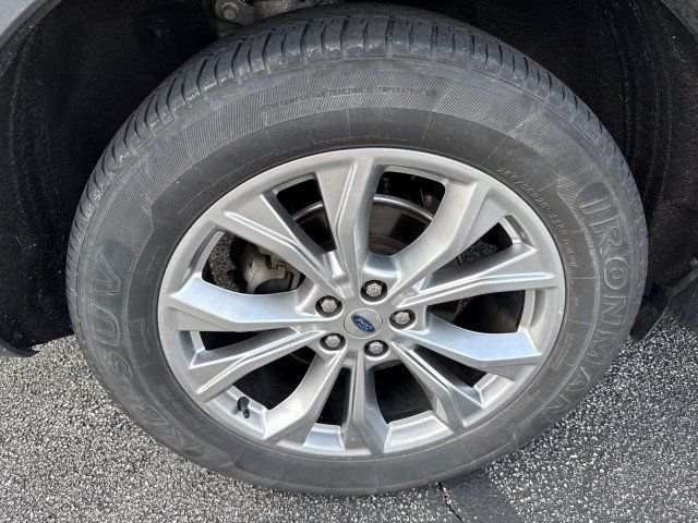 Used 2021 Ford Explorer XLT w/ Equipment Group 202A AWD/4WD image 10