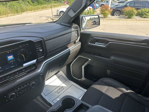 Used 2024 Chevrolet Silverado 1500 LT AWD/4WD image 21